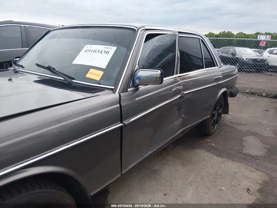 1983 Mercedes-Benz 300 Series 300D-T