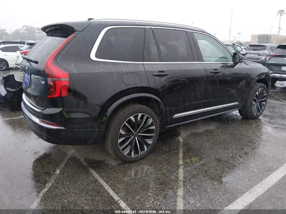 2025 Volvo XC90 Plug-In Hybrid Plus