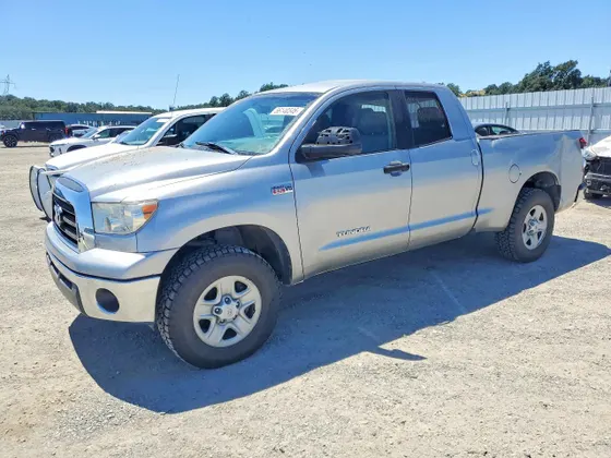 2008 Toyota Tundra 4WD Truck SR5