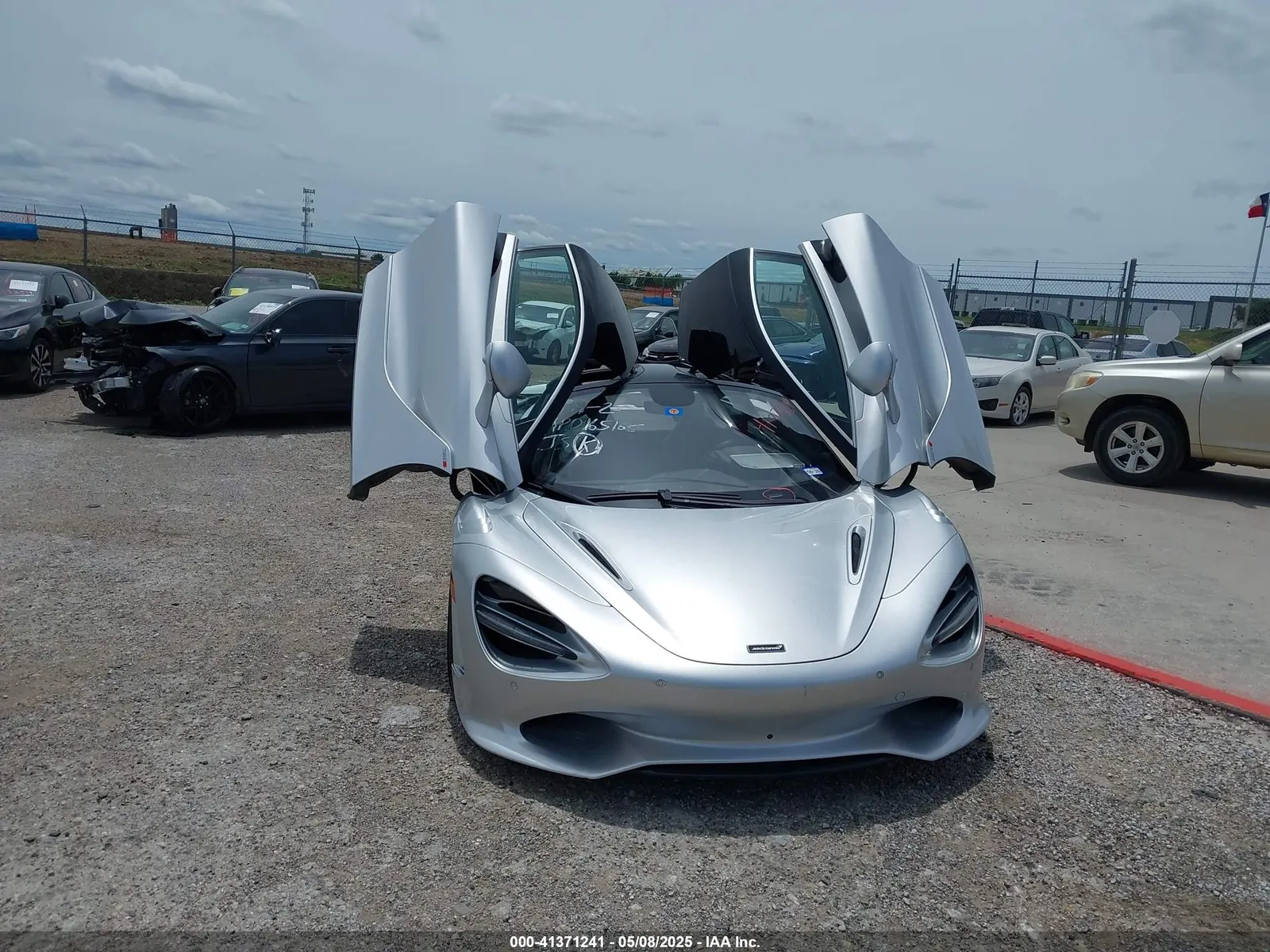 2024 McLaren 750S COUPE