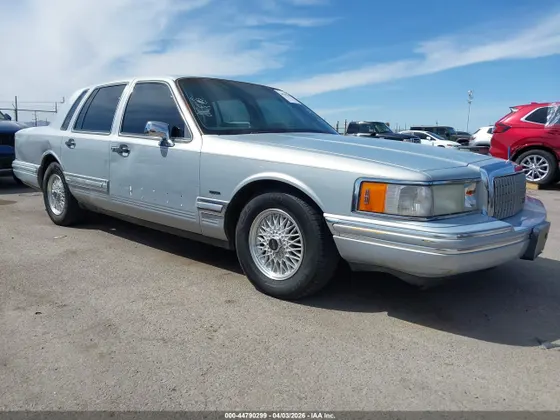 1994 Lincoln Town Car Signature