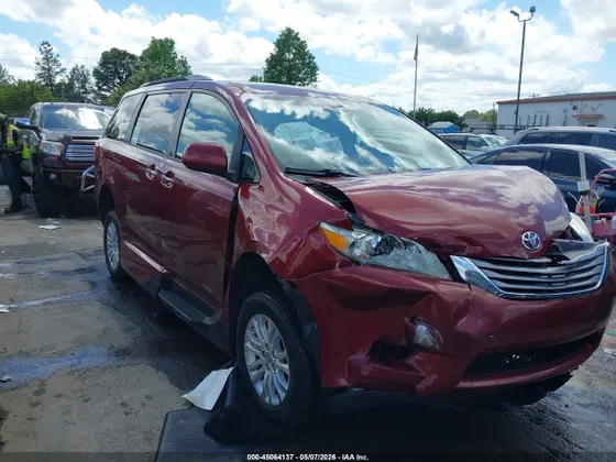 2015 Toyota Sienna XLE Premium