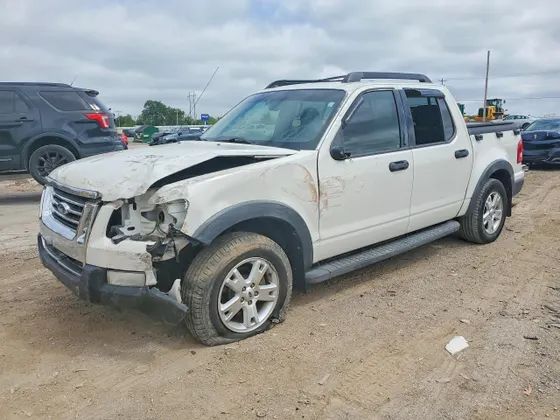 2010 Ford Explorer Sport Trac XLT