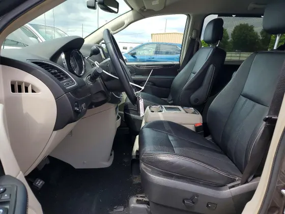 2015 Chrysler Town & Country Touring