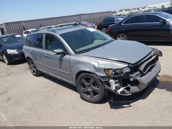 2005 Volvo V50 T5