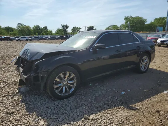 2018 Chrysler 300 Touring L