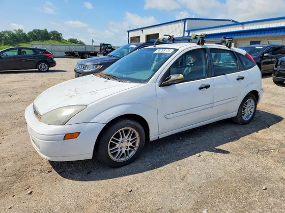2003 Ford Focus ZX5 Base
