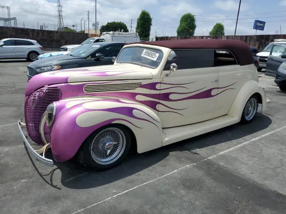 1938 Ford CUSTOM DELUXE