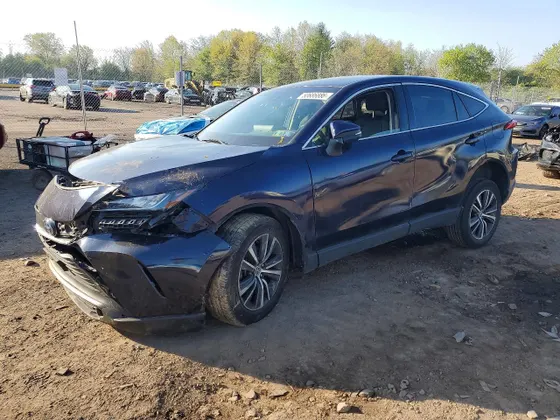 2022 Toyota Venza LE