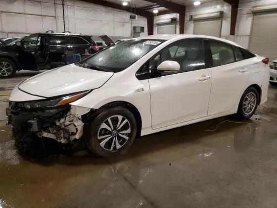 2017 Toyota Prius Prime Plus