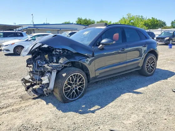 2018 Porsche Macan S