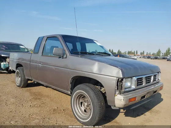 1989 Nissan Hardbody King Cab 2WD KING CAB
