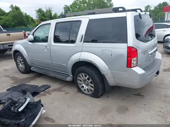 2010 Nissan Pathfinder LE