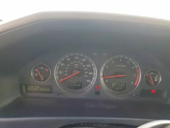 2004 Volvo V70 XC70