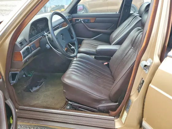 1985 Mercedes-Benz 300 Series 300SD
