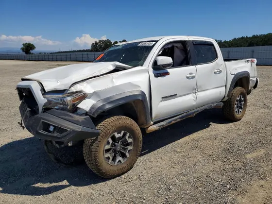2021 Toyota Tacoma 4WD SR
