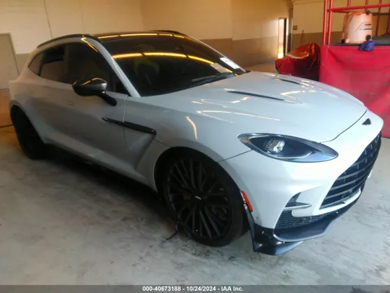 2023 Aston Martin DBX 707