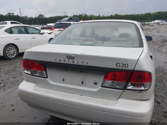 2002 INFINITI G20 Luxury