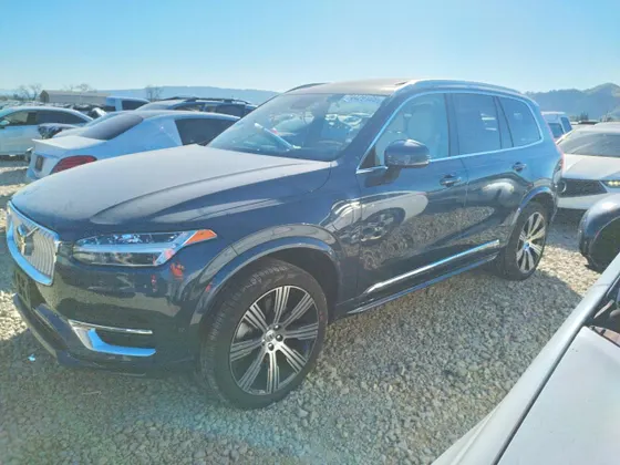 2025 Volvo XC90 Plug-In Hybrid Ultra