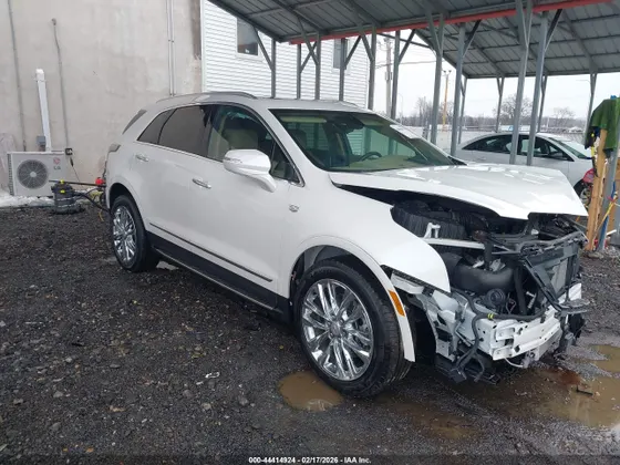2022 Cadillac XT5 AWD Premium Luxury