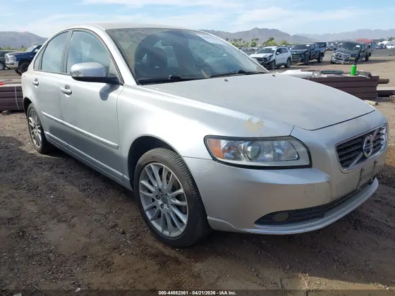 2011 Volvo S40 T5/T5 R-DESIGN