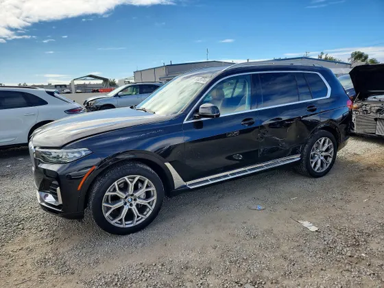 2019 BMW X7 xDrive40i