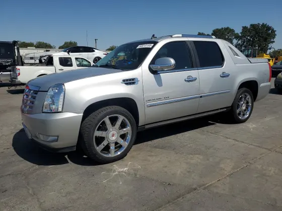 2010 Cadillac Escalade EXT Premium
