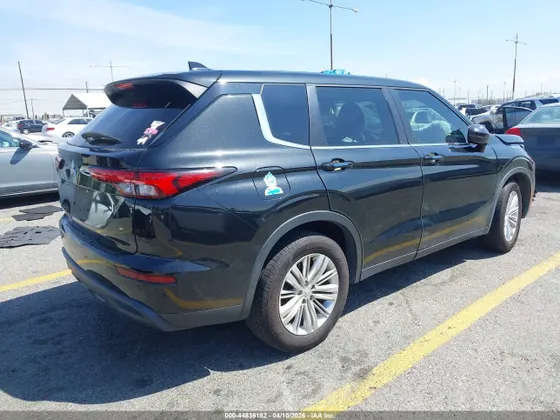 2022 Mitsubishi Outlander ES