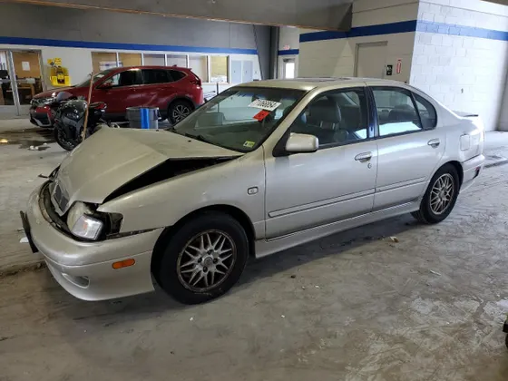 2001 INFINITI G20 Luxury