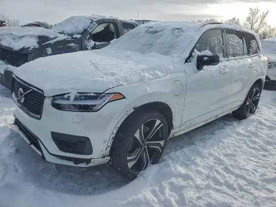 2022 Volvo XC90 Recharge Plug-In Hybrid R-Design