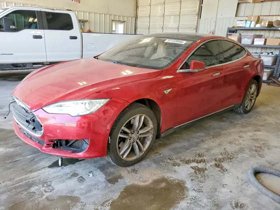 2015 Tesla Model S 85D