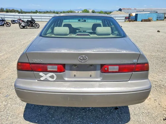 1997 Toyota Camry LE