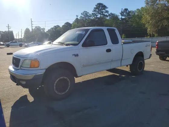 2004 Ford F-150 Heritage XL