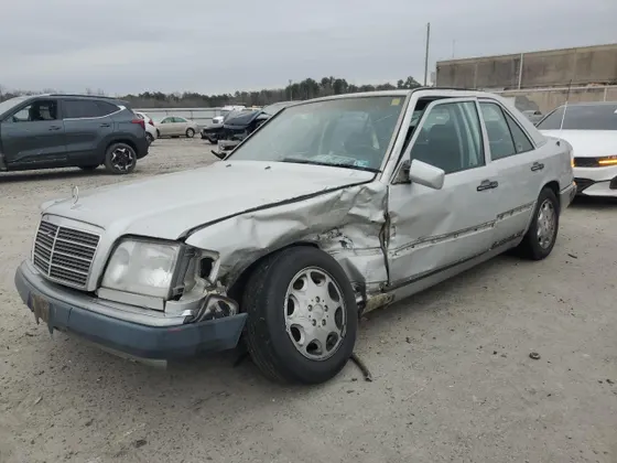 1992 Mercedes-Benz 300 Series 300E