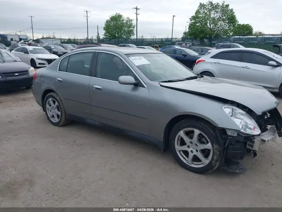 2004 INFINITI G35 Sedan w/Leather