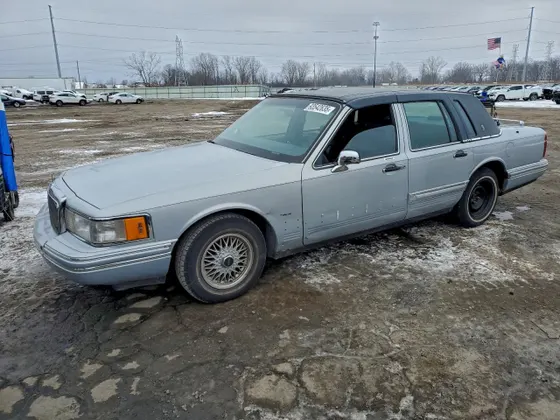 1994 Lincoln Town Car Signature