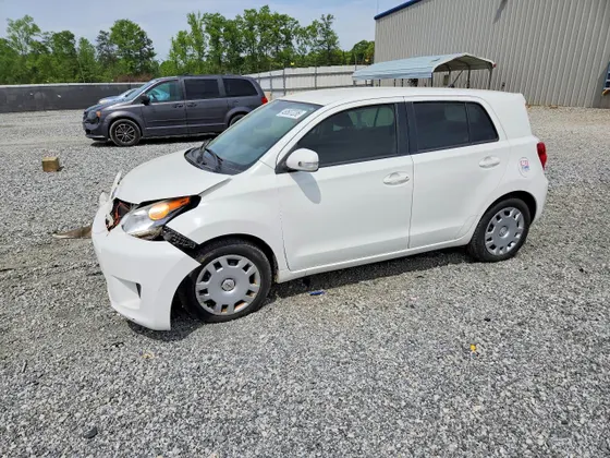 2013 Scion xD