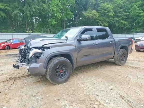 2022 Toyota Tundra 2WD SR5