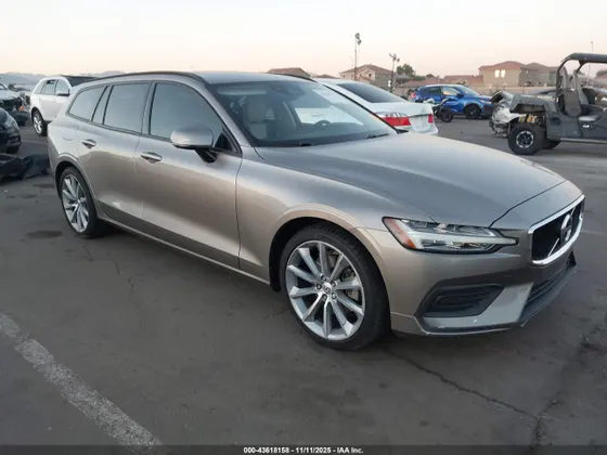 2020 Volvo V60 Momentum