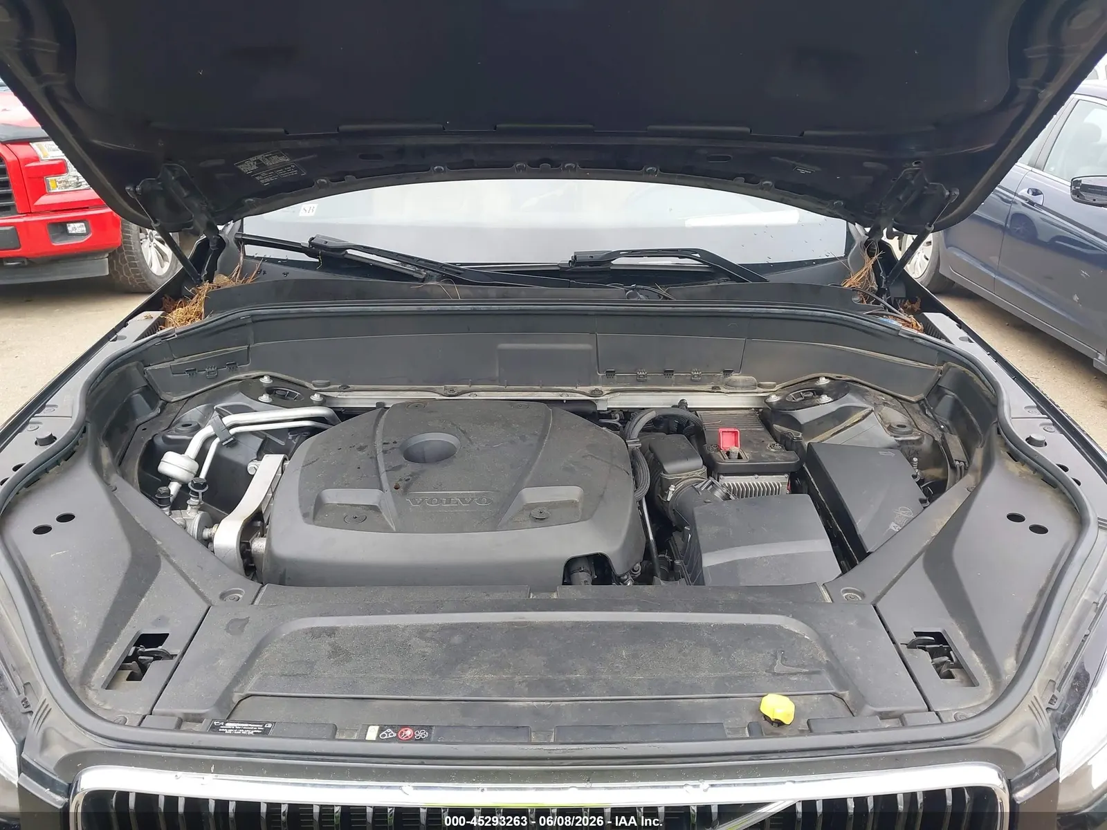 2016 Volvo XC90 T6 Momentum