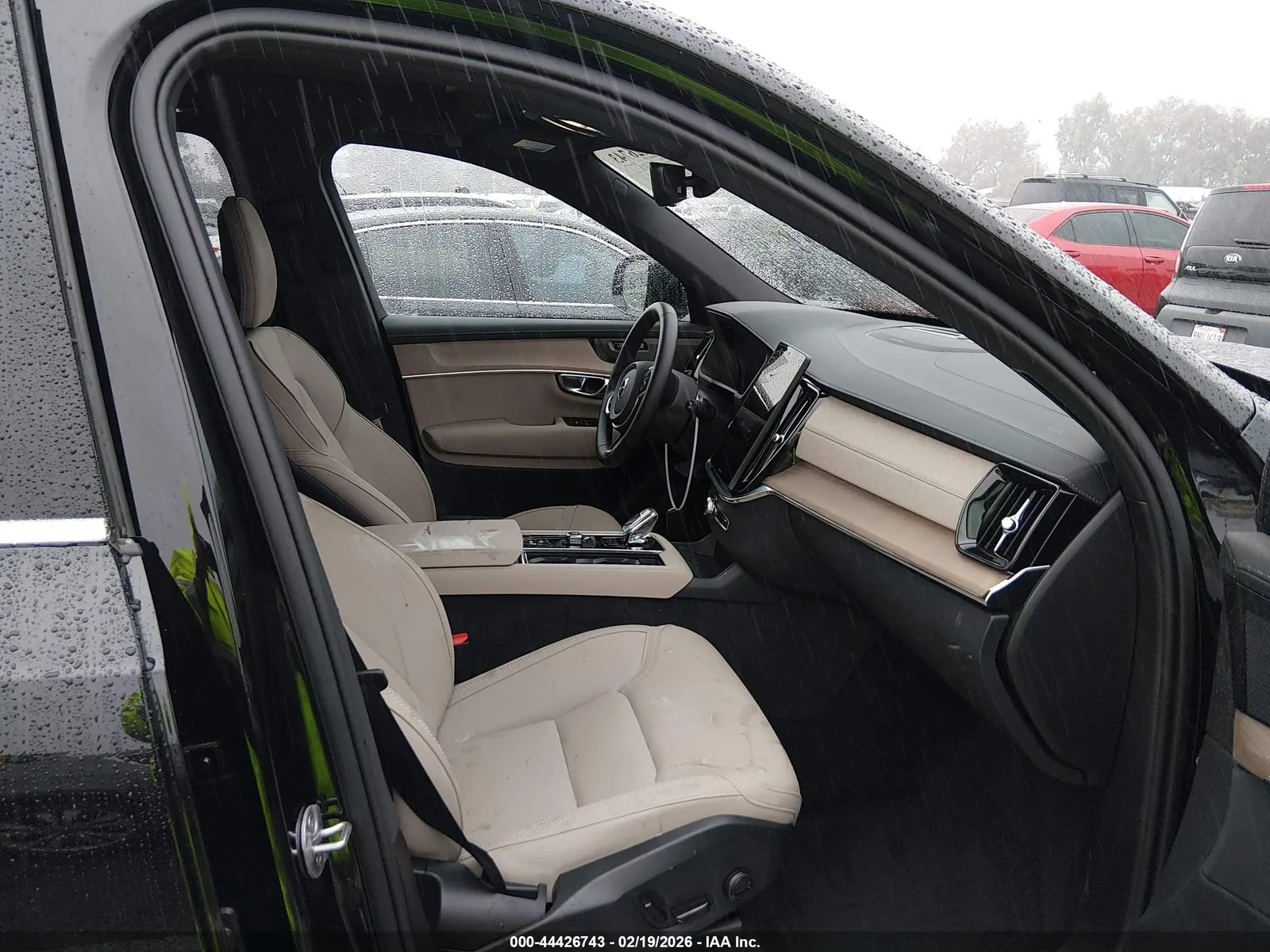 2025 Volvo XC90 Plug-In Hybrid Plus