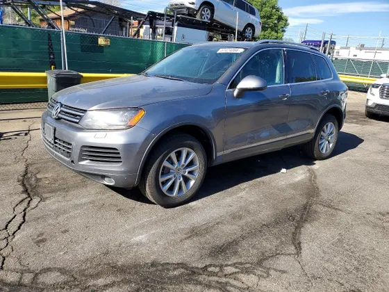 2014 Volkswagen Touareg Sport