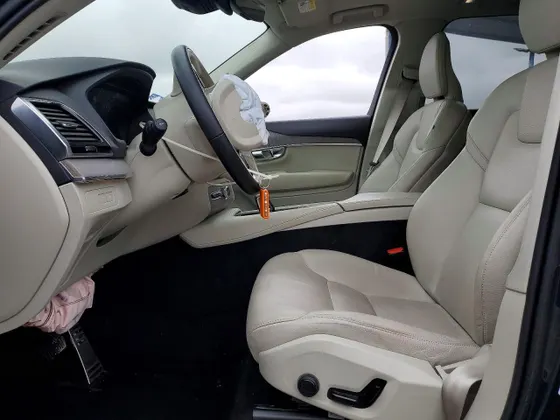 2025 Volvo XC90 Plug-In Hybrid Plus