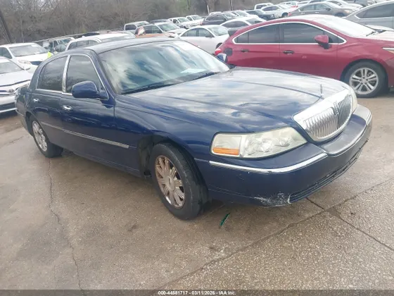 2009 Lincoln Town Car Signature Limited