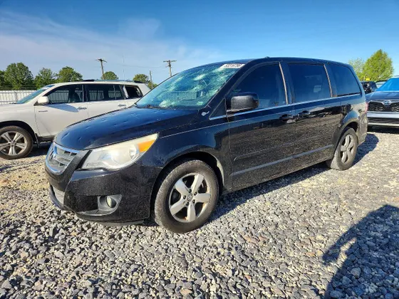 2010 Volkswagen Routan SE
