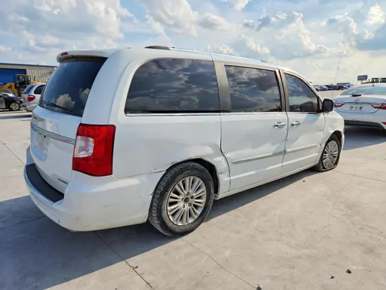 2013 Chrysler Town & Country Limited