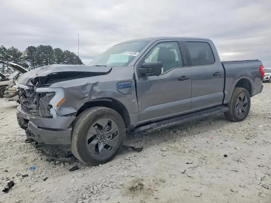 2024 Ford F-150 Lightning XLT