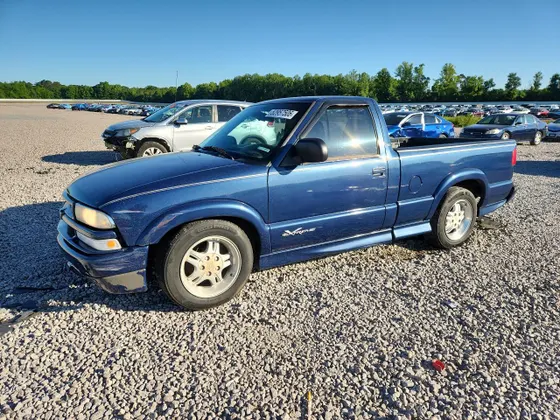2001 Chevrolet S-10 LS