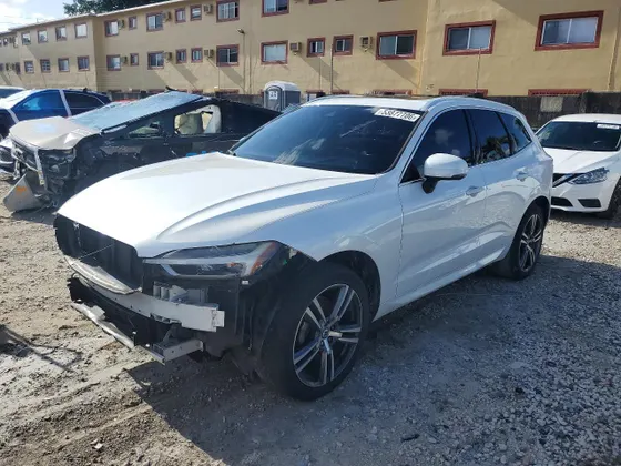 2019 Volvo XC60 Momentum