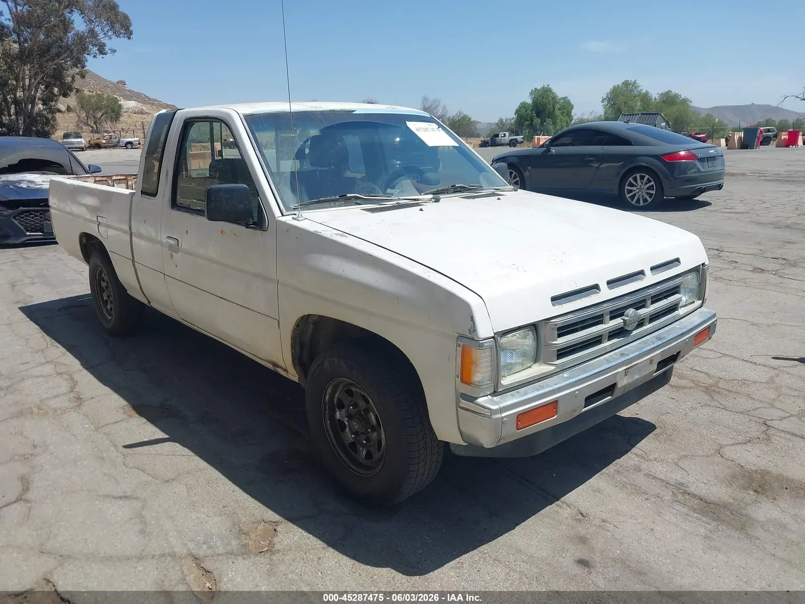 1990 Nissan Trucks 2WD KING CAB